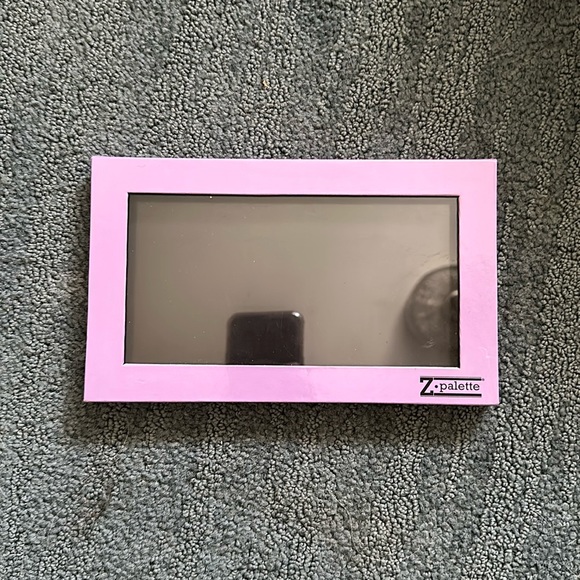 *Z Palette* - Picture 1 of 3